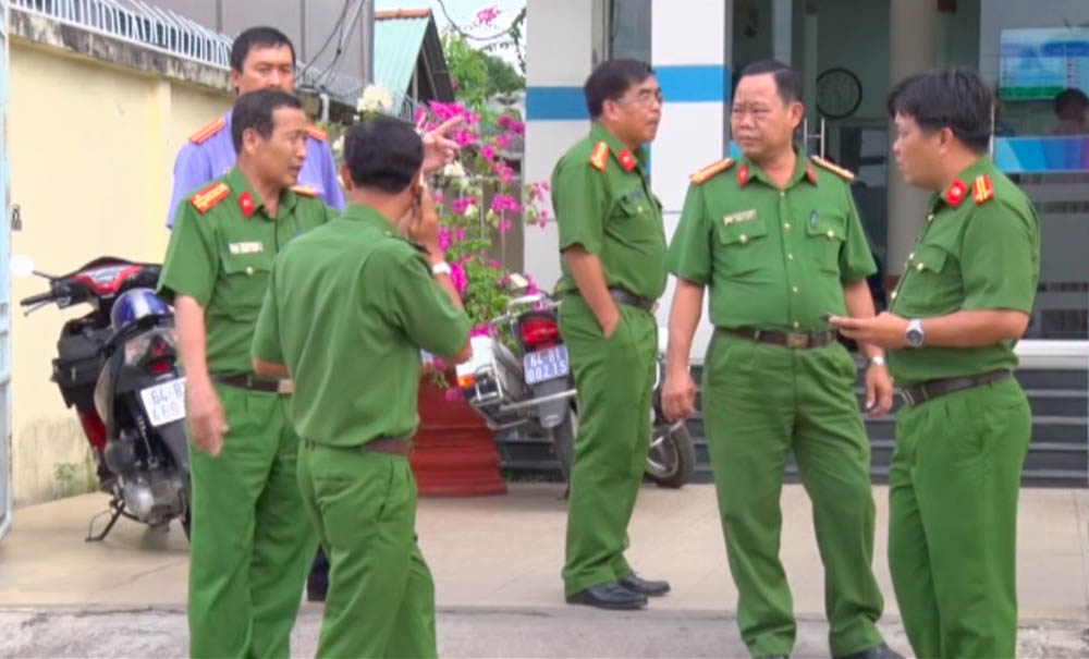 48 giờ giải mã vụ dùng súng cướp ngân hàng ở Vĩnh Long - Ảnh 4. 48 giờ giải mã vụ dùng súng cướp ngân hàng ở Vĩnh Long - Ảnh 4.