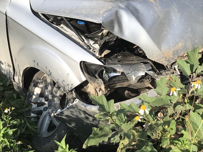 Cẩu xe Audi tiền tỷ từ ruộng rau muống lên sau tai nạn - Ảnh 6. Cẩu xe Audi tiền tỷ từ ruộng rau muống lên sau tai nạn - Ảnh 6.