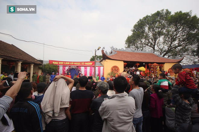 Hội chém lợn gây tranh cãi ở Bắc Ninh năm nay chỉ còn là cứa lợn - Ảnh 7. Hội chém lợn gây tranh cãi ở Bắc Ninh năm nay chỉ còn là cứa lợn - Ảnh 7.