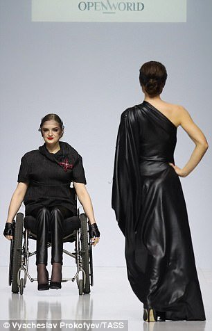 Chùm ảnh lung linh về người mẫu khuyết tật trên sàn catwalk - Ảnh 6.