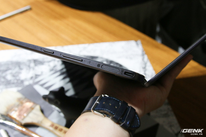 Trên tay loạt laptop mới ra mắt của Asus tại Computex 2017: ZenBook Flip S, ZenBook Pro, ZenBook 3 Deluxe, VivoBook Pro, VivoBook S - Ảnh 5. Trên tay loạt laptop mới ra mắt của Asus tại Computex 2017: ZenBook Flip S, ZenBook Pro, ZenBook 3 Deluxe, VivoBook Pro, VivoBook S - Ảnh 5.