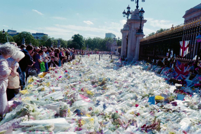 Hé lộ những sự thật động trời về đám tang Công nương Diana mà Hoàng gia Anh giấu kín 20 năm nay - Ảnh 6.