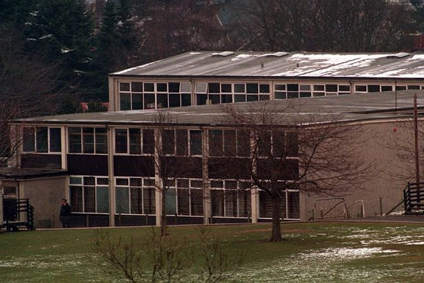 Vụ xả súng gây chấn động lịch sử Anh: Kẻ sát nhân dã man đoạt mạng 16 trẻ em chỉ trong 3 phút - Ảnh 6. Vụ xả súng gây chấn động lịch sử Anh: Kẻ sát nhân dã man đoạt mạng 16 trẻ em chỉ trong 3 phút - Ảnh 6.