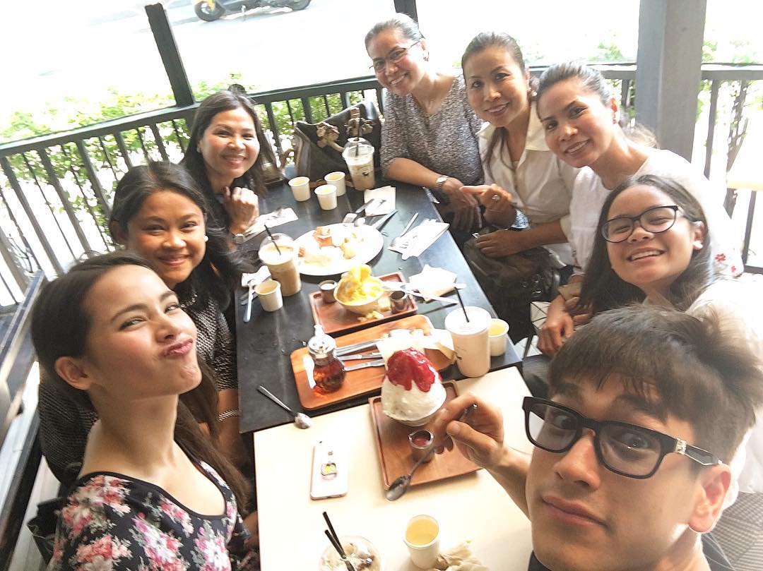 Cặp đôi Nadech và Yaya công khai khoe ảnh bữa cơm thân mật của gia đình 2 bên - Ảnh 7. Cặp đôi Nadech và Yaya công khai khoe ảnh bữa cơm thân mật của gia đình 2 bên - Ảnh 7.