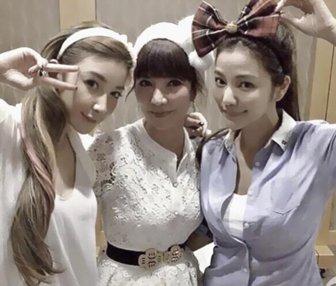 Bạn sẽ tin vào sự trường sinh bất lão khi xem các ảnh mẹ con này - Ảnh 7. Bạn sẽ tin vào sự trường sinh bất lão khi xem các ảnh mẹ con này - Ảnh 7.