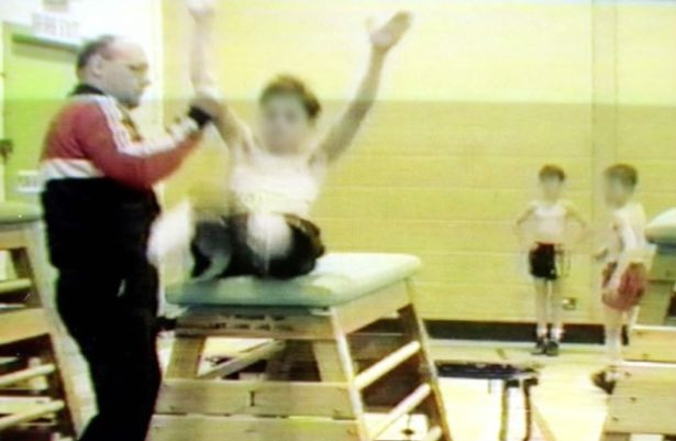 Vụ xả súng gây chấn động lịch sử Anh: Kẻ sát nhân dã man đoạt mạng 16 trẻ em chỉ trong 3 phút - Ảnh 7. Vụ xả súng gây chấn động lịch sử Anh: Kẻ sát nhân dã man đoạt mạng 16 trẻ em chỉ trong 3 phút - Ảnh 7.