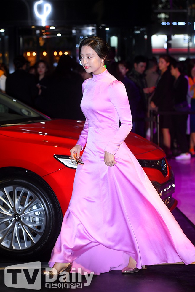 Thảm đỏ quy tụ dàn sao quyền lực: Yoona sang chảnh, nữ thần Kim Ji Won đẹp xuất sắc nhưng lại mặc gì thế này? - Ảnh 8.