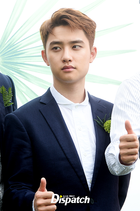 EXO trở lại: Có đẹp tựa hoàng tử giống fan xuýt xoa hay vừa sến vừa xuống sắc? - Ảnh 9. EXO trở lại: Có đẹp tựa hoàng tử giống fan xuýt xoa hay vừa sến vừa xuống sắc? - Ảnh 9.