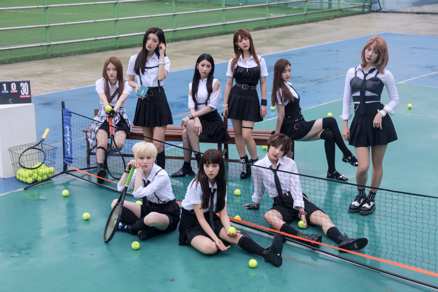 Kpop tháng 8: Cuộc hội ngộ tương tàn của hội chị em I.O.I - Ảnh 6. Kpop tháng 8: Cuộc hội ngộ tương tàn của hội chị em I.O.I - Ảnh 6.