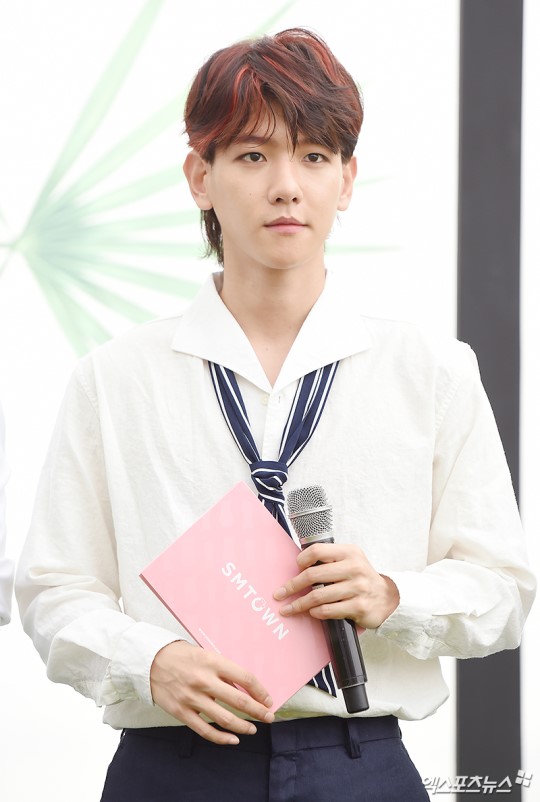 EXO trở lại: Có đẹp tựa hoàng tử giống fan xuýt xoa hay vừa sến vừa xuống sắc? - Ảnh 10. EXO trở lại: Có đẹp tựa hoàng tử giống fan xuýt xoa hay vừa sến vừa xuống sắc? - Ảnh 10.