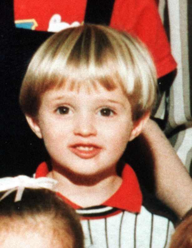 Vụ xả súng gây chấn động lịch sử Anh: Kẻ sát nhân dã man đoạt mạng 16 trẻ em chỉ trong 3 phút - Ảnh 10. Vụ xả súng gây chấn động lịch sử Anh: Kẻ sát nhân dã man đoạt mạng 16 trẻ em chỉ trong 3 phút - Ảnh 10.