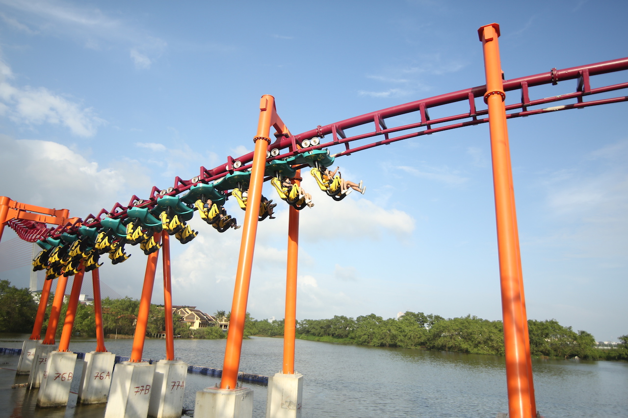 Tàu lượn dạng treo lớn nhất Việt Nam sắp ra mắt tại Asia Park - Ảnh 2. Tàu lượn dạng treo lớn nhất Việt Nam sắp ra mắt tại Asia Park - Ảnh 2.