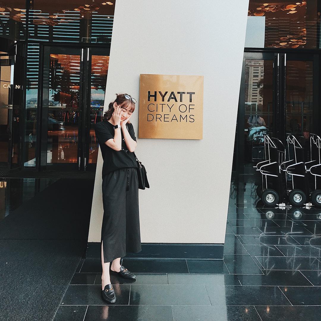 Hết Quỳnh Anh Shyn, Châu Bùi, giờ đến Sun HT gia nhập hội những hot girl có nhiều đồ hiệu - Ảnh 4. Hết Quỳnh Anh Shyn, Châu Bùi, giờ đến Sun HT gia nhập hội những hot girl có nhiều đồ hiệu - Ảnh 4.