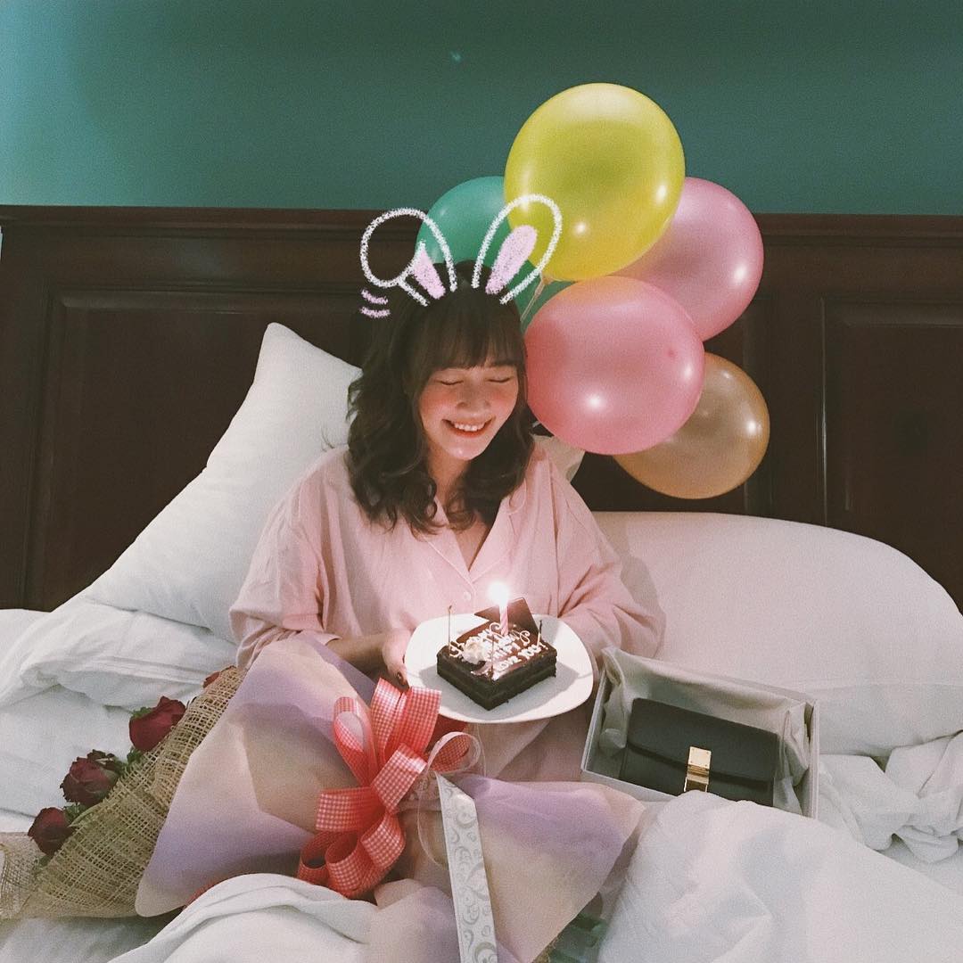 Hết Quỳnh Anh Shyn, Châu Bùi, giờ đến Sun HT gia nhập hội những hot girl có nhiều đồ hiệu - Ảnh 2. Hết Quỳnh Anh Shyn, Châu Bùi, giờ đến Sun HT gia nhập hội những hot girl có nhiều đồ hiệu - Ảnh 2.