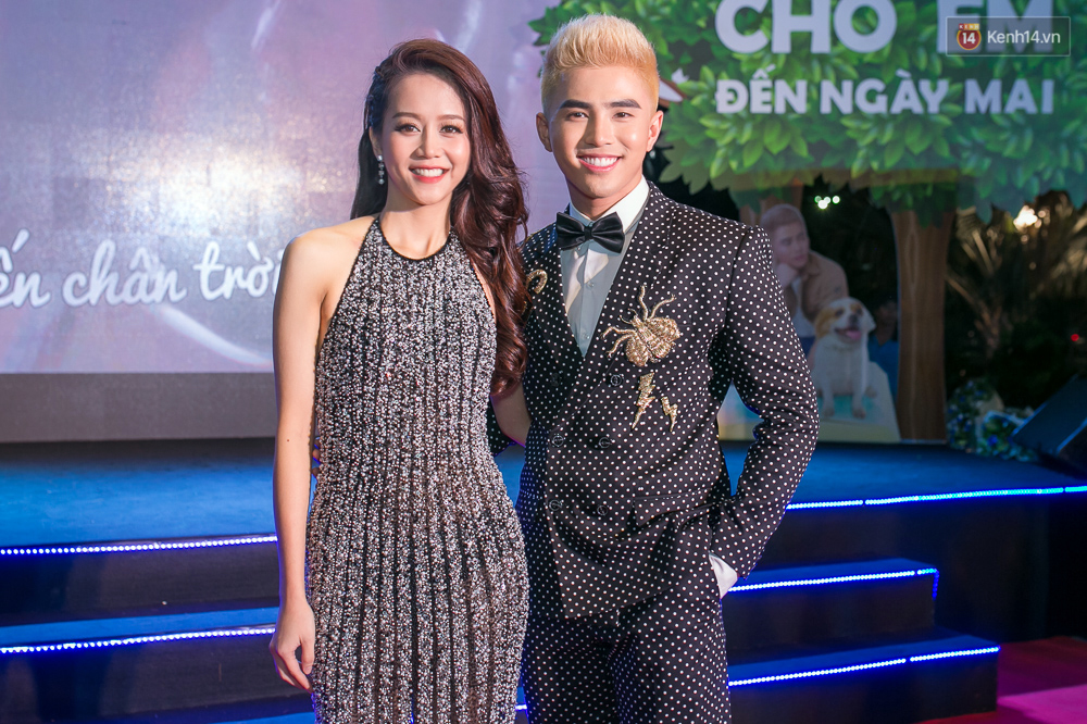 Chiếc đầm đắt hàng nhất đầu năm 2017: Từ An Nguy, Kỳ Duyên cho đến Sam, Nam Em đều mặc! - Ảnh 2. Chiếc đầm đắt hàng nhất đầu năm 2017: Từ An Nguy, Kỳ Duyên cho đến Sam, Nam Em đều mặc! - Ảnh 2.