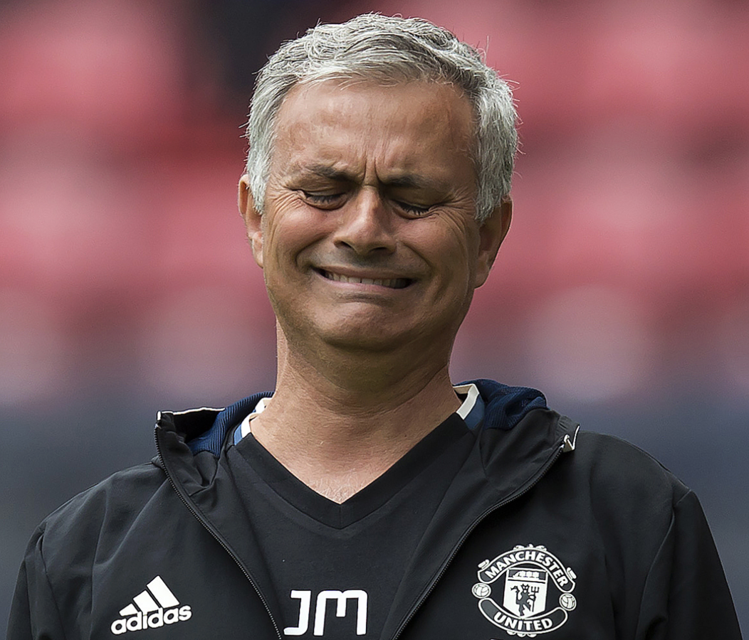 Mourinho, bây giờ ông là người đặc biệt hay người đau khổ? - Ảnh 2. Mourinho, bây giờ ông là người đặc biệt hay người đau khổ? - Ảnh 2.