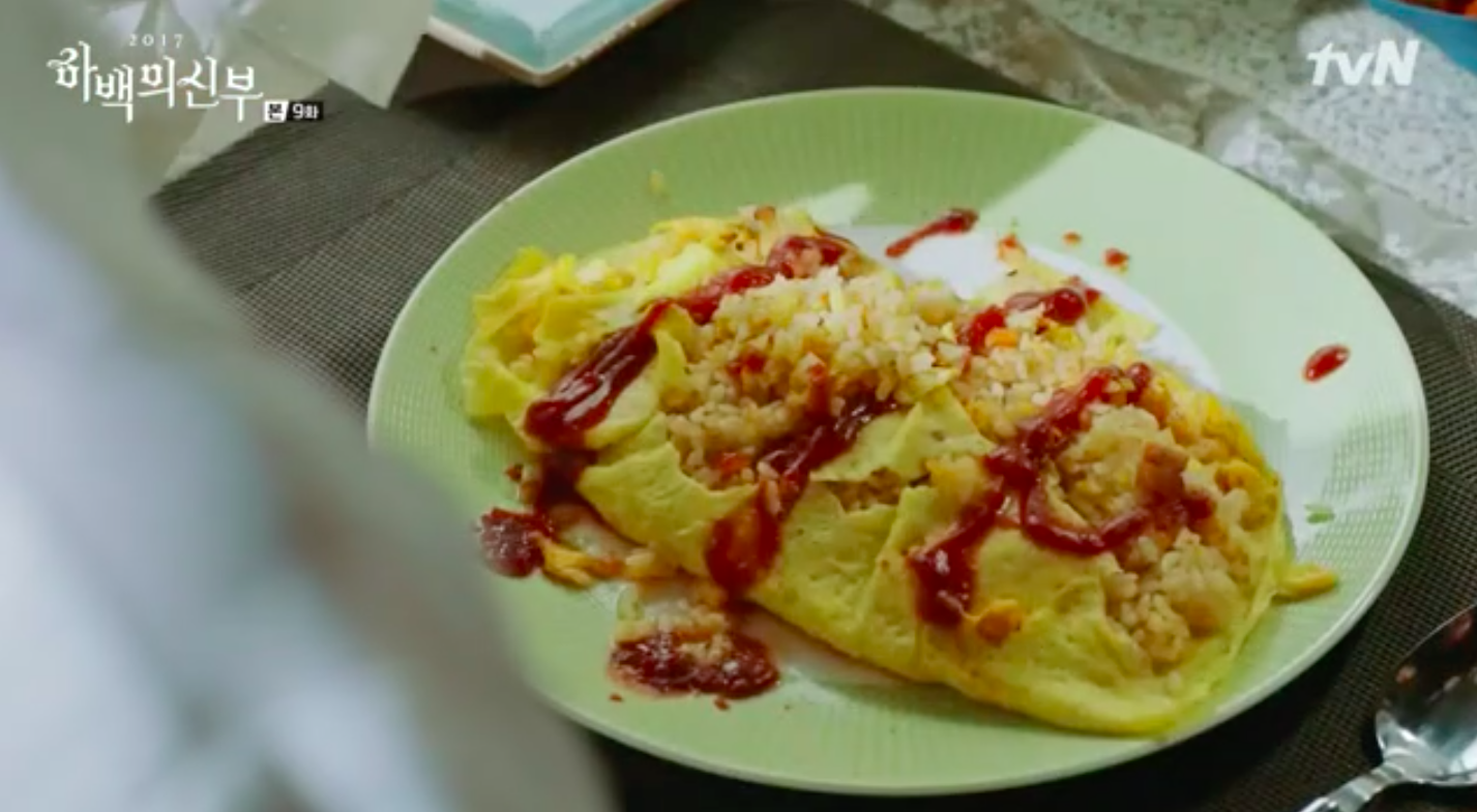 Sống bẩn, làm việc kém, nấu dở, Shin Se Kyung vẫn được 2 soái ca giành giật! - Ảnh 4. Sống bẩn, làm việc kém, nấu dở, Shin Se Kyung vẫn được 2 soái ca giành giật! - Ảnh 4.