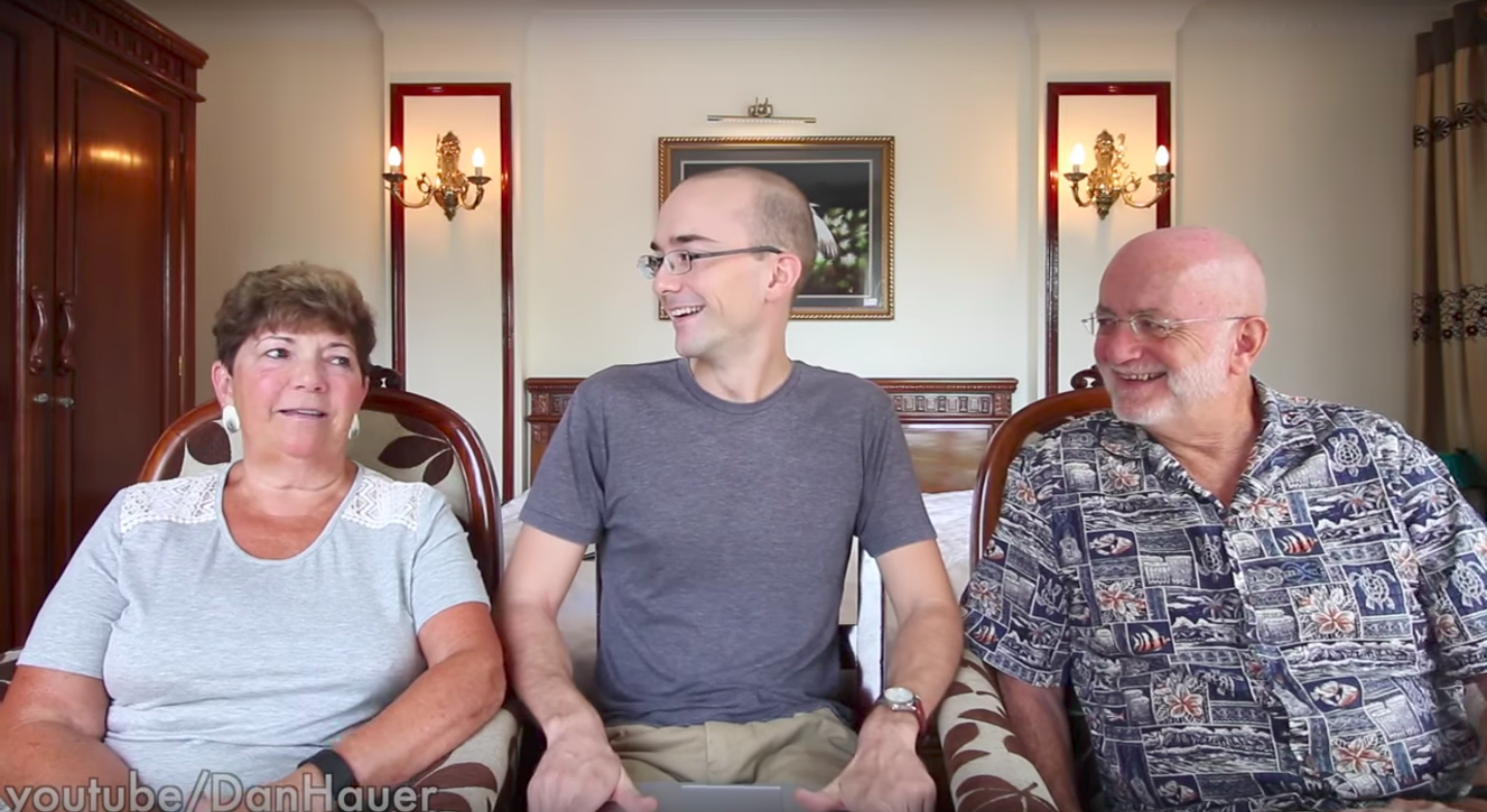 Clip: Cách phản ứng của người Mỹ khi nghe tiếng Anh của người Việt sẽ khiến bạn bất ngờ - Ảnh 1. Clip: Cách phản ứng của người Mỹ khi nghe tiếng Anh của người Việt sẽ khiến bạn bất ngờ - Ảnh 1.