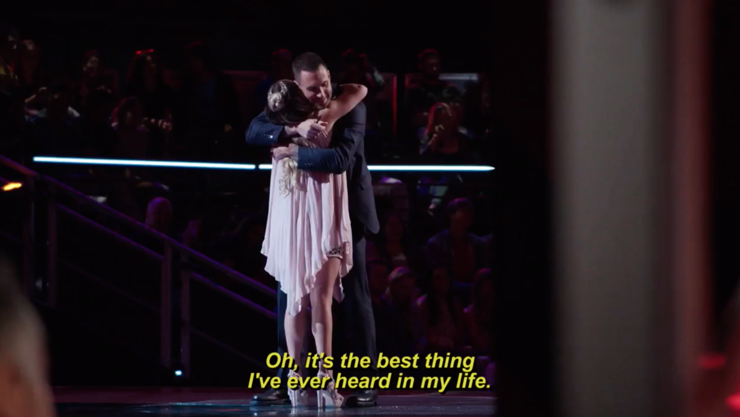 Adam Levine cười vật vã khi người thương Blake Shelton bị thí sinh nhận xét thế này đây! - Ảnh 4. Adam Levine cười vật vã khi người thương Blake Shelton bị thí sinh nhận xét thế này đây! - Ảnh 4.