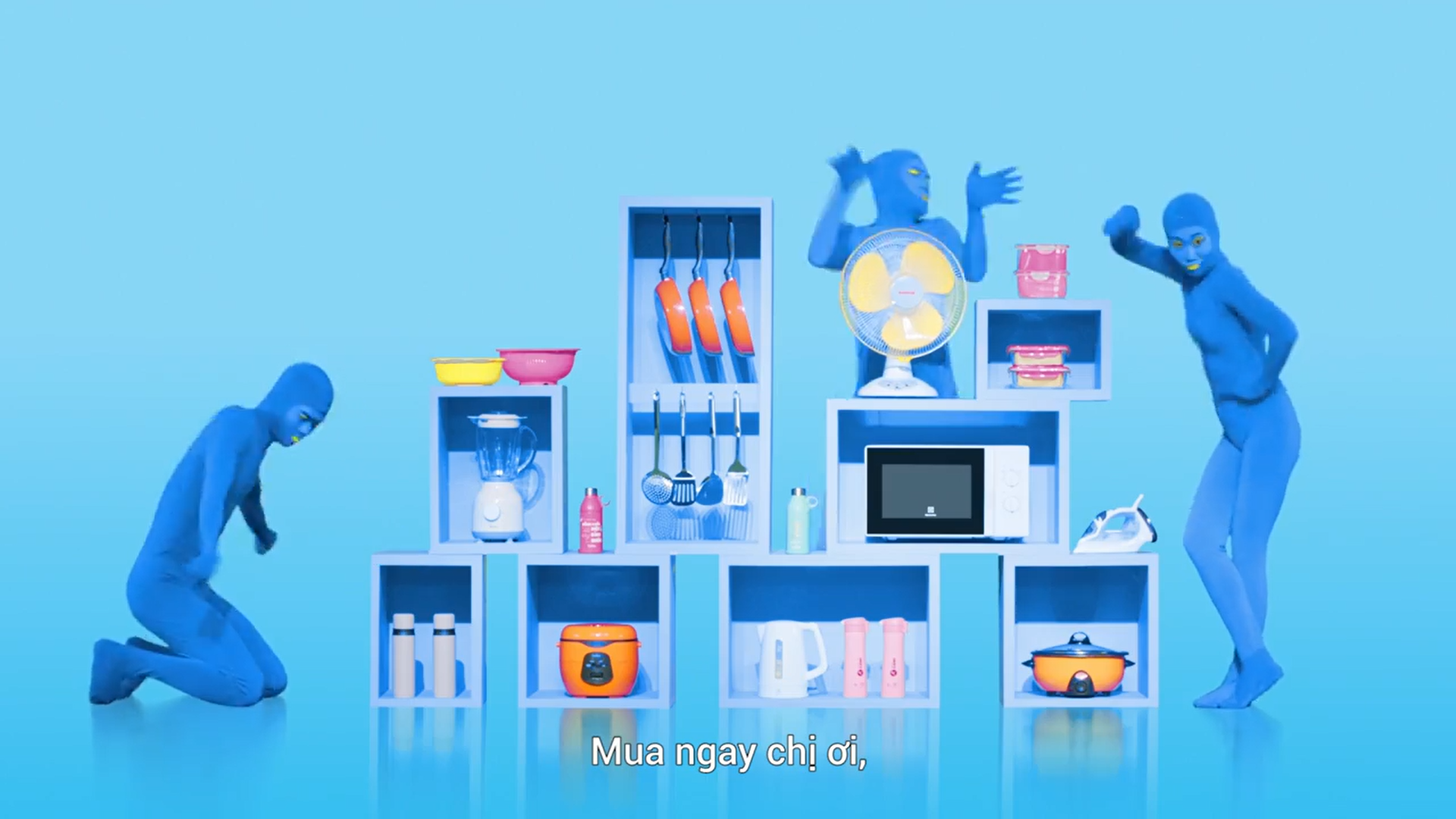 Không chê được nữa, quảng cáo Điện máy xanh trên nền nhạc Duyên phận xuất sắc quá rồi! - Ảnh 4. Không chê được nữa, quảng cáo Điện máy xanh trên nền nhạc Duyên phận xuất sắc quá rồi! - Ảnh 4.