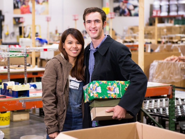 14 năm sau khi nhận quà Giáng sinh từ nơi cách xa 13.000 km, cô gái kết hôn với chính chàng trai xa lạ từng tặng quà mình - Ảnh 3. 14 năm sau khi nhận quà Giáng sinh từ nơi cách xa 13.000 km, cô gái kết hôn với chính chàng trai xa lạ từng tặng quà mình - Ảnh 3.