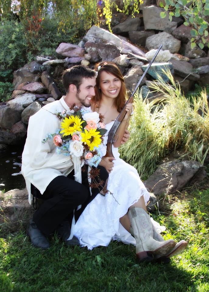 14 năm sau khi nhận quà Giáng sinh từ nơi cách xa 13.000 km, cô gái kết hôn với chính chàng trai xa lạ từng tặng quà mình - Ảnh 5. 14 năm sau khi nhận quà Giáng sinh từ nơi cách xa 13.000 km, cô gái kết hôn với chính chàng trai xa lạ từng tặng quà mình - Ảnh 5.