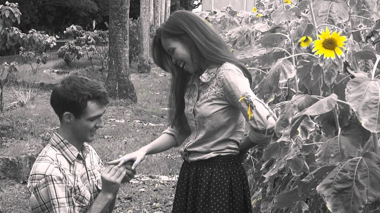 14 năm sau khi nhận quà Giáng sinh từ nơi cách xa 13.000 km, cô gái kết hôn với chính chàng trai xa lạ từng tặng quà mình - Ảnh 4. 14 năm sau khi nhận quà Giáng sinh từ nơi cách xa 13.000 km, cô gái kết hôn với chính chàng trai xa lạ từng tặng quà mình - Ảnh 4.