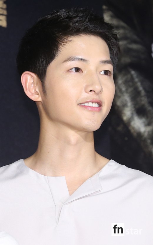 Sự kiện đáng kinh ngạc nhất: Hơn 30 ngôi sao siêu khủng cùng đến ủng hộ Song Joong Ki, còn Song Hye Kyo? - Ảnh 2.