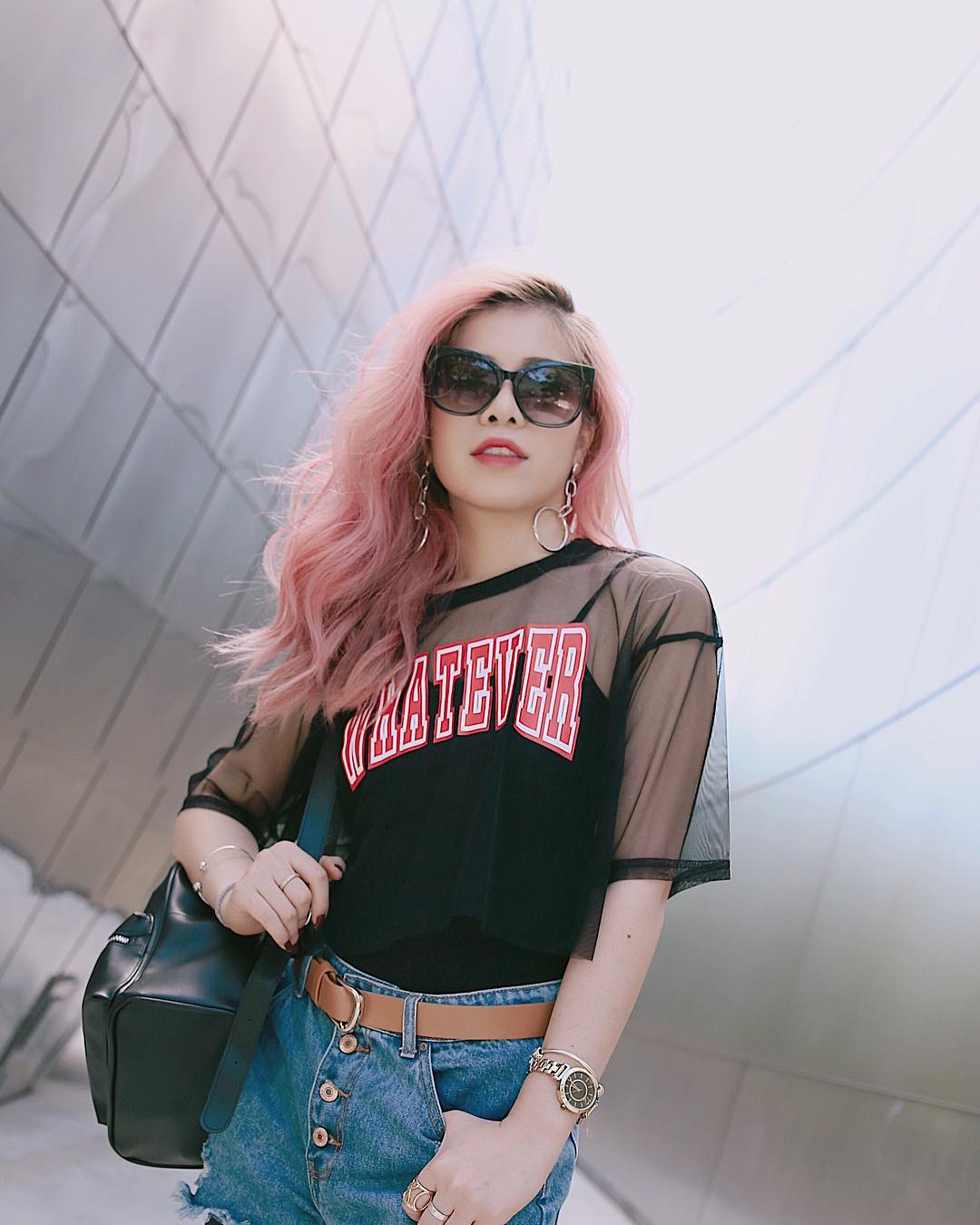 Gigi Hadid, Chan Yeol, Pony và cả loạt sao nổi tiếng đều nhuộm tóc hồng rồi bạn ơi! - Ảnh 14. Gigi Hadid, Chan Yeol, Pony và cả loạt sao nổi tiếng đều nhuộm tóc hồng rồi bạn ơi! - Ảnh 14.