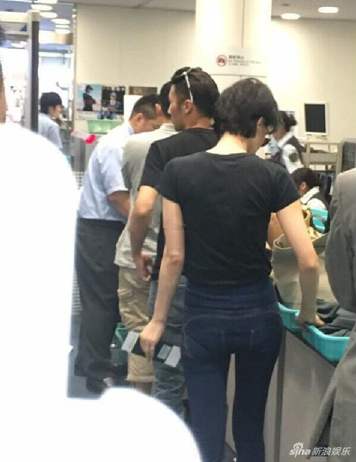 Phong - Phi tình tứ đưa nhau đi du lịch, Trương Bá Chi vẫn chúc cặp đôi hạnh phúc - Ảnh 1. Phong - Phi tình tứ đưa nhau đi du lịch, Trương Bá Chi vẫn chúc cặp đôi hạnh phúc - Ảnh 1.