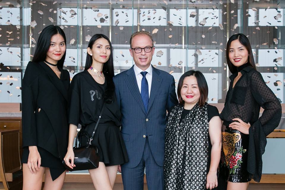 BTC Next Top: Cao Ngân không vi phạm thể lệ, đạo đức, thuần phong mỹ tục,... chúng tôi không thể cấm trình diễn chỉ vì cô ấy gầy! - Ảnh 1. BTC Next Top: Cao Ngân không vi phạm thể lệ, đạo đức, thuần phong mỹ tục,... chúng tôi không thể cấm trình diễn chỉ vì cô ấy gầy! - Ảnh 1.