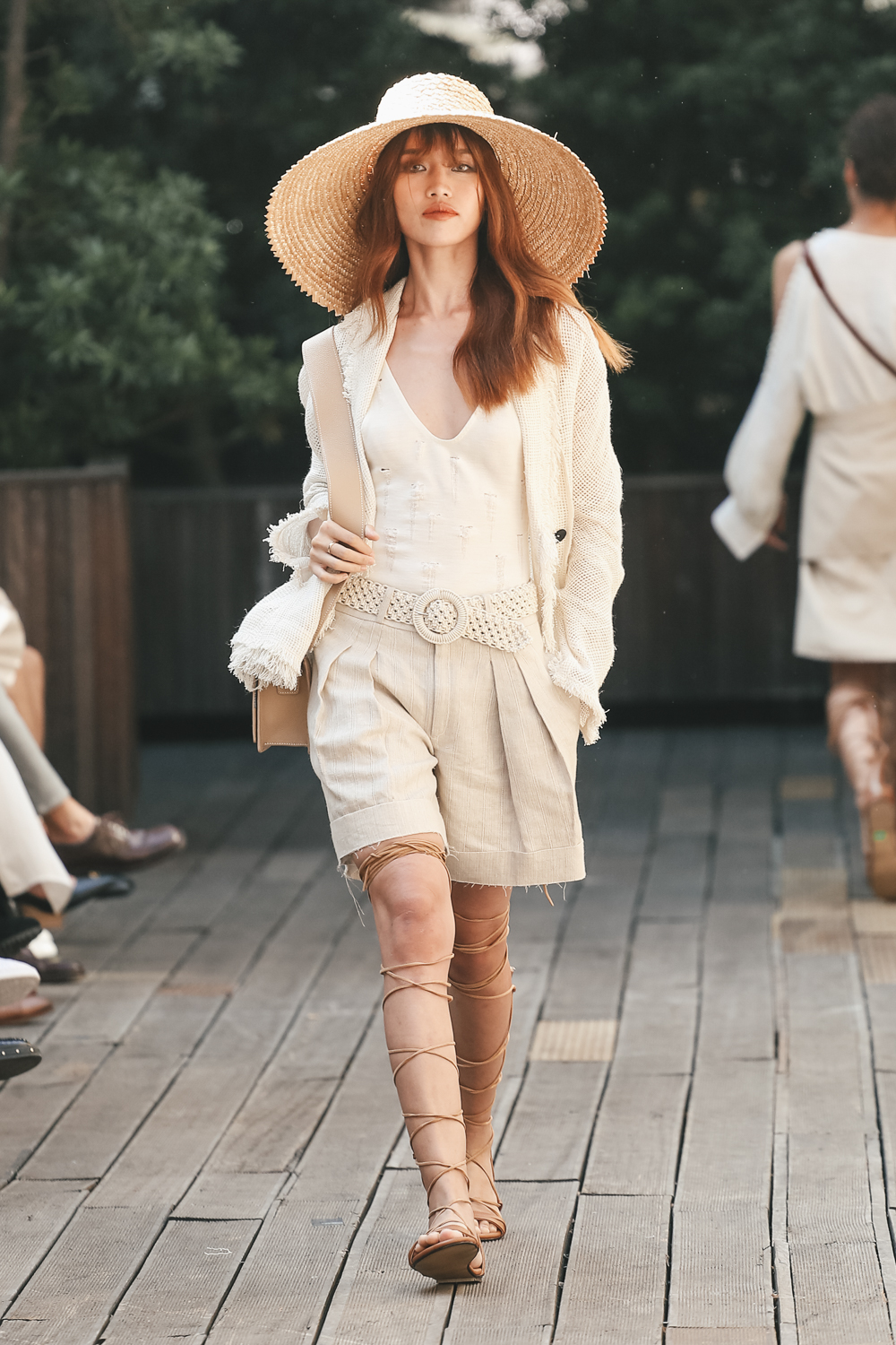 Dưới cái nắng thiêu đốt, cả trăm khách mời vẫn dõi theo show Lâm Gia Khang đến phút cuối cùng! - Ảnh 8. Dưới cái nắng thiêu đốt, cả trăm khách mời vẫn dõi theo show Lâm Gia Khang đến phút cuối cùng! - Ảnh 8.