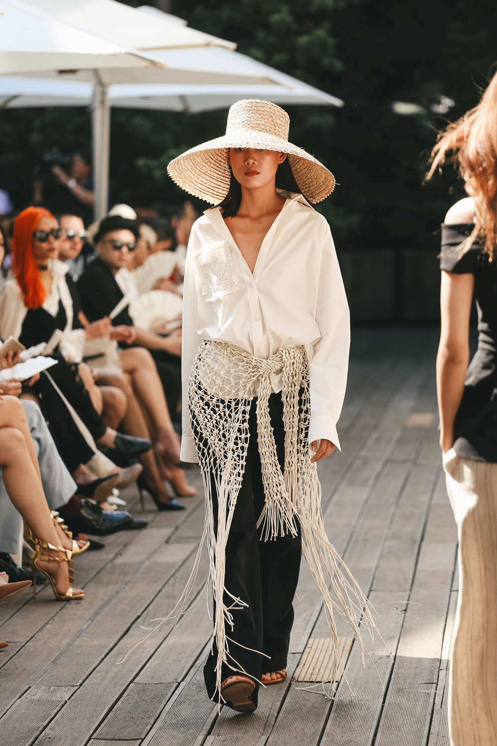 Dưới cái nắng thiêu đốt, cả trăm khách mời vẫn dõi theo show Lâm Gia Khang đến phút cuối cùng! - Ảnh 14. Dưới cái nắng thiêu đốt, cả trăm khách mời vẫn dõi theo show Lâm Gia Khang đến phút cuối cùng! - Ảnh 14.