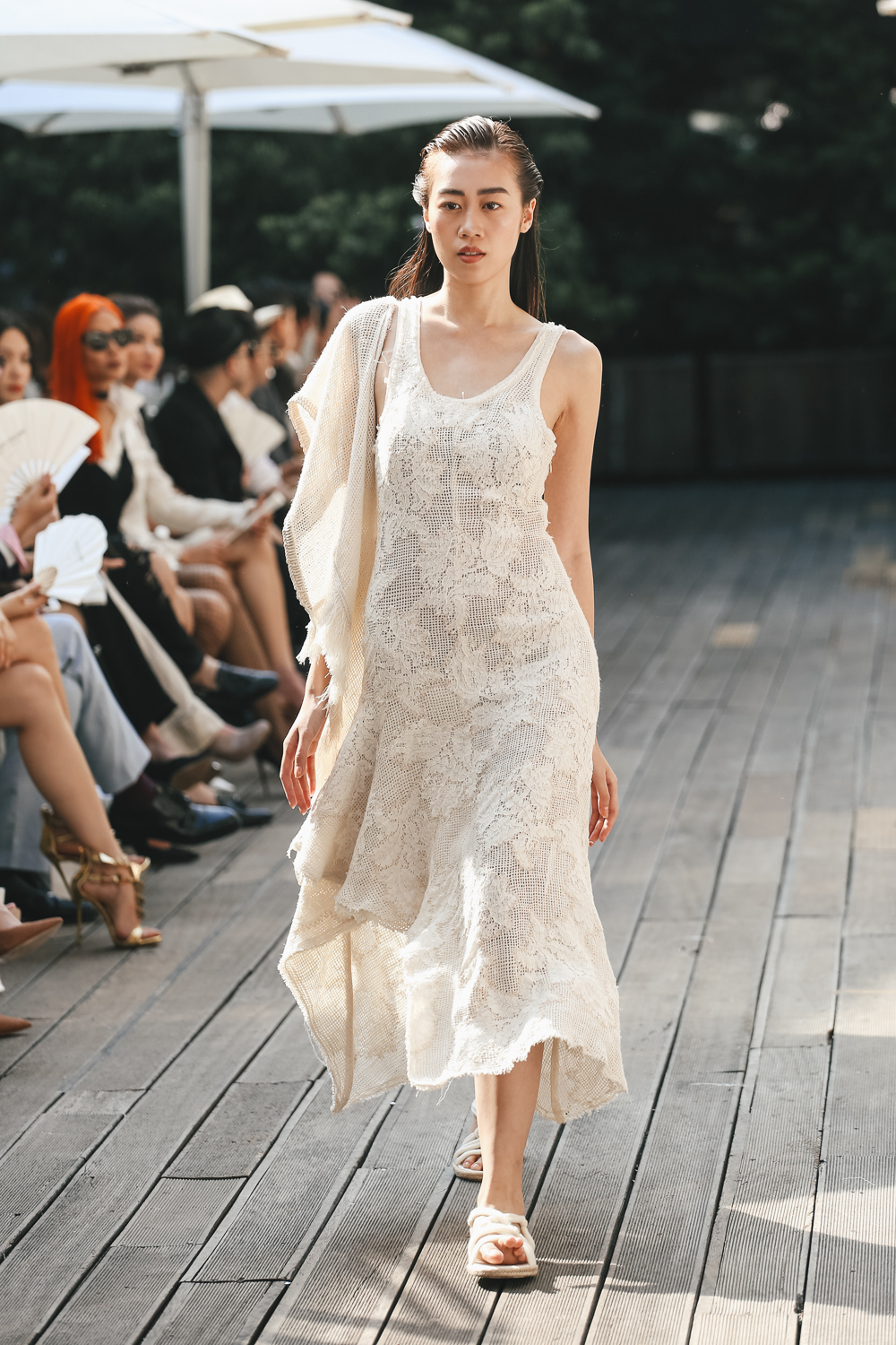 Dưới cái nắng thiêu đốt, cả trăm khách mời vẫn dõi theo show Lâm Gia Khang đến phút cuối cùng! - Ảnh 20. Dưới cái nắng thiêu đốt, cả trăm khách mời vẫn dõi theo show Lâm Gia Khang đến phút cuối cùng! - Ảnh 20.