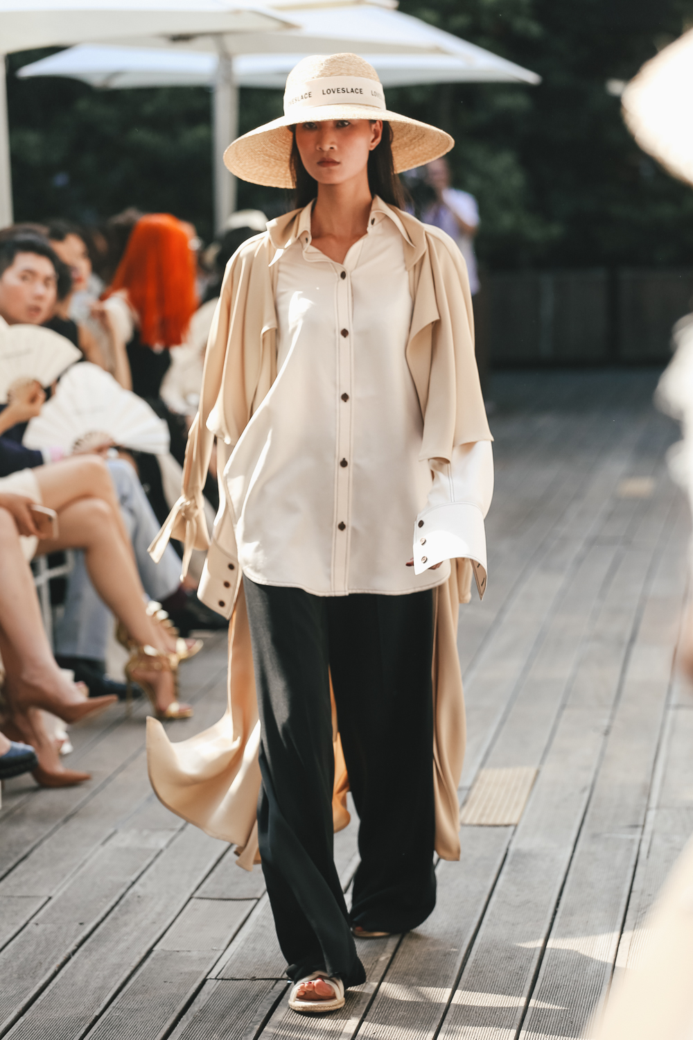 Dưới cái nắng thiêu đốt, cả trăm khách mời vẫn dõi theo show Lâm Gia Khang đến phút cuối cùng! - Ảnh 21. Dưới cái nắng thiêu đốt, cả trăm khách mời vẫn dõi theo show Lâm Gia Khang đến phút cuối cùng! - Ảnh 21.