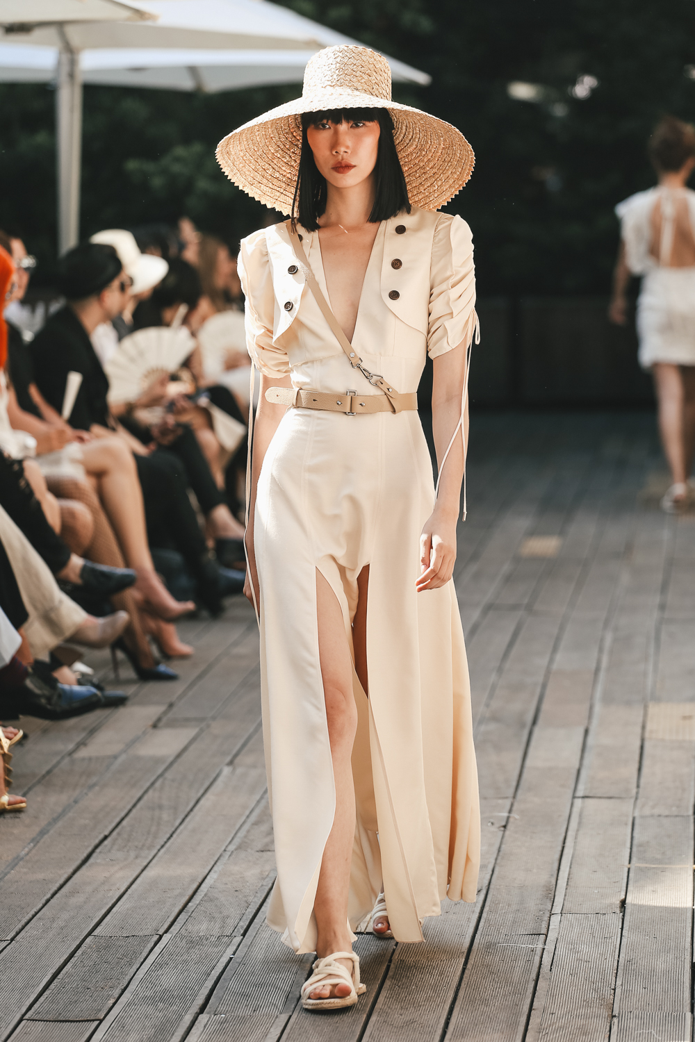 Dưới cái nắng thiêu đốt, cả trăm khách mời vẫn dõi theo show Lâm Gia Khang đến phút cuối cùng! - Ảnh 24. Dưới cái nắng thiêu đốt, cả trăm khách mời vẫn dõi theo show Lâm Gia Khang đến phút cuối cùng! - Ảnh 24.