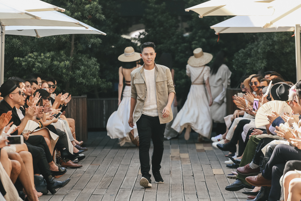 Dưới cái nắng thiêu đốt, cả trăm khách mời vẫn dõi theo show Lâm Gia Khang đến phút cuối cùng! - Ảnh 29. Dưới cái nắng thiêu đốt, cả trăm khách mời vẫn dõi theo show Lâm Gia Khang đến phút cuối cùng! - Ảnh 29.