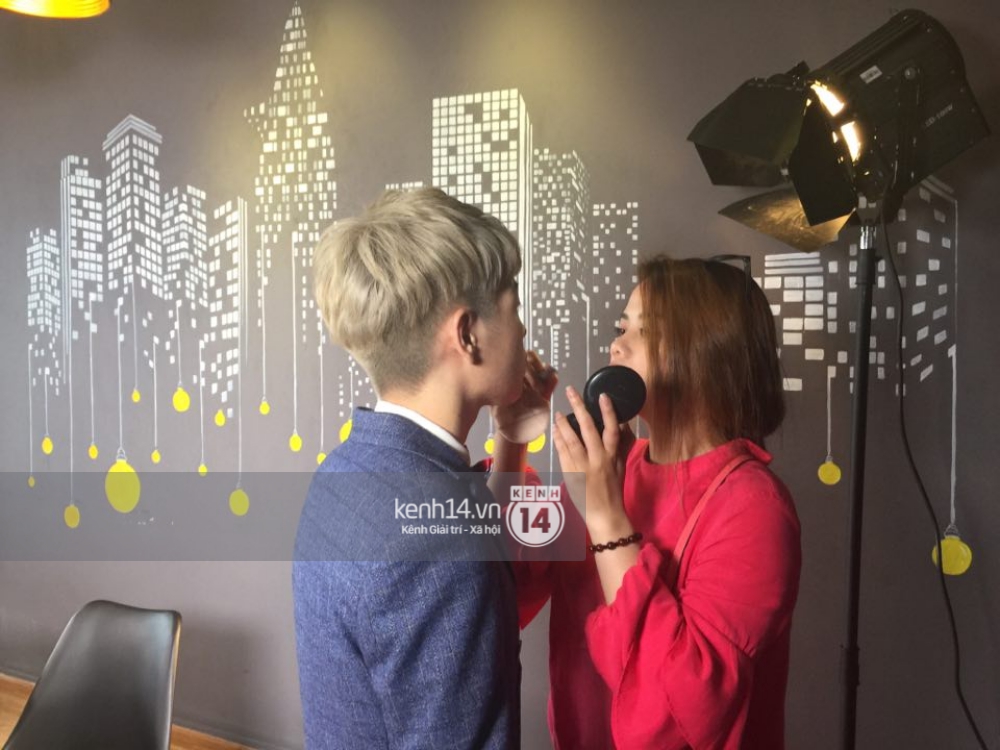 Đức Phúc The Voice sẵn sàng cho buổi livestream sau phẫu thuật thẩm mỹ- Ảnh 1. Đức Phúc The Voice sẵn sàng cho buổi livestream sau phẫu thuật thẩm mỹ- Ảnh 1.