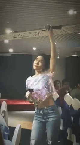 Mỹ Tâm lý giải vì sao Tâm 9 lọt Top 10 BXH Billboard: Đạt được điều đó phải sở hữu lượng tải về cực khủng - Ảnh 1. Mỹ Tâm lý giải vì sao Tâm 9 lọt Top 10 BXH Billboard: Đạt được điều đó phải sở hữu lượng tải về cực khủng - Ảnh 1.