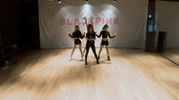 Tiếp tục quên vũ đạo và nhảy sai cả ca khúc solo lẫn nhóm, Jennie (BLACKPINK) khiến cư dân mạng bó tay toàn tập! - Ảnh 4.