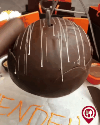Món chocolate này đích thực dành cho những người đang bị stress, phải đập phá tan tành mới có thể ăn được - Ảnh 3. Món chocolate này đích thực dành cho những người đang bị stress, phải đập phá tan tành mới có thể ăn được - Ảnh 3.