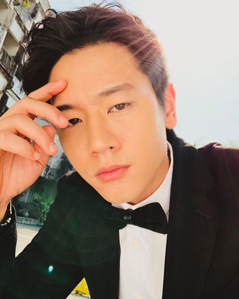 Trai đẹp tình tứ với Jun Vũ trên Instagram: diễn viên, nhà tạo mẫu tóc đẹp trai, con lai 3 dòng máu - Ảnh 5.