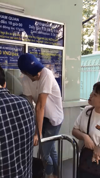 Tài tử Jo In Sung dạo phố Việt Nam: Đi dép lào, dáng đứng Bến Tre nhưng vẫn khiến fan vỡ tim vì ngoại hình - Ảnh 7. Tài tử Jo In Sung dạo phố Việt Nam: Đi dép lào, dáng đứng Bến Tre nhưng vẫn khiến fan vỡ tim vì ngoại hình - Ảnh 7.