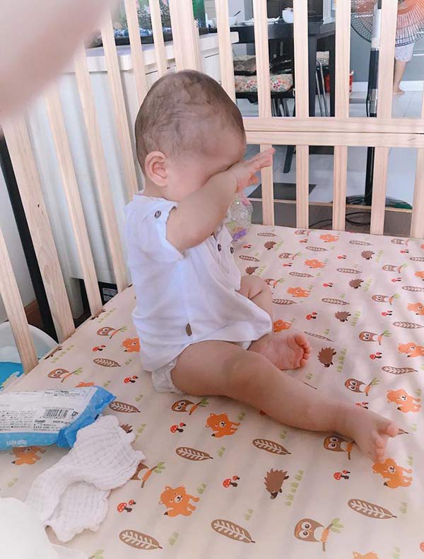 Khoảnh khắc lộ mặt hiếm hoi của quý tử gần 2 tuổi nhà Nam Cường và bà xã 9x - Ảnh 4. Khoảnh khắc lộ mặt hiếm hoi của quý tử gần 2 tuổi nhà Nam Cường và bà xã 9x - Ảnh 4.