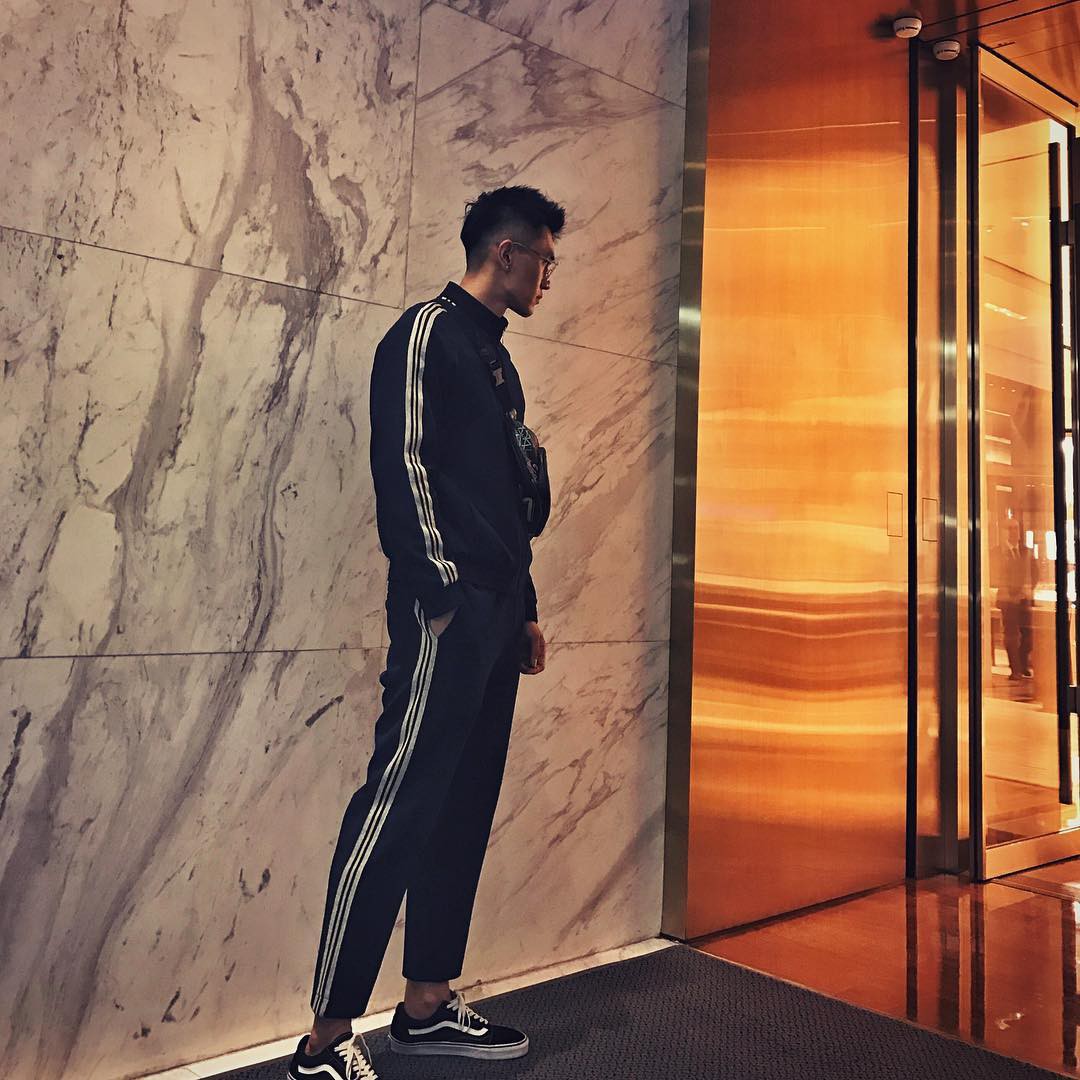 HLV hot nhất MXH Trung Quốc Điển trai cao 1m86 thân hình khiến các cô gái xịt máu mũi