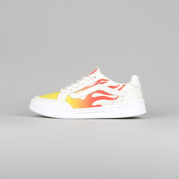 Mẫu giày được chắp vá nghệ thuật từ 9 đôi sneakers đình đám nhất năm 2018 - Ảnh 9. Mẫu giày được chắp vá nghệ thuật từ 9 đôi sneakers đình đám nhất năm 2018 - Ảnh 9.