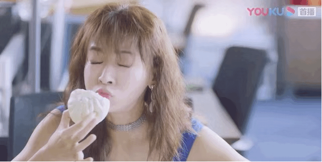 Hết hồn loạt khoảnh khắc của thánh biểu cảm lố Cbiz: Ngô Cẩn Ngôn chưa phải đáng sợ nhất, Angela Baby ám ảnh cả Weibo - Ảnh 6. Hết hồn loạt khoảnh khắc của thánh biểu cảm lố Cbiz: Ngô Cẩn Ngôn chưa phải đáng sợ nhất, Angela Baby ám ảnh cả Weibo - Ảnh 6.