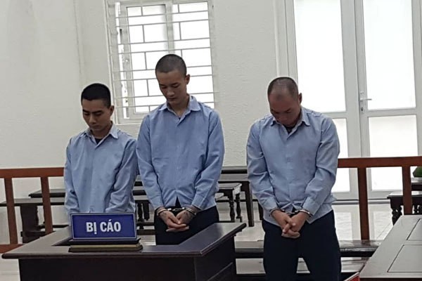 Hai bé gái 15 tuổi bị giam lỏng để mua vui cho đàn ông ở Hà Nội - Ảnh 1. Hai bé gái 15 tuổi bị giam lỏng để mua vui cho đàn ông ở Hà Nội - Ảnh 1.