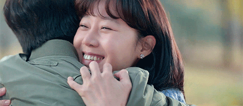 7 nữ chính ấn tượng nhất phim Hàn 2019: IU bứt phá ngoạn mục với bà chủ khách sạn ma - Ảnh 8.