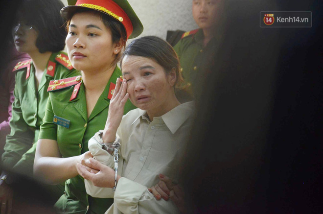Bố nữ sinh giao ở Điện Biên lần đầu tiên vào trại giam thăm vợ sau bản án sơ thẩm 20 năm tù - Ảnh 1.
